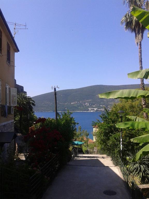 Apartment Old Town Herceg Novi Esterno foto