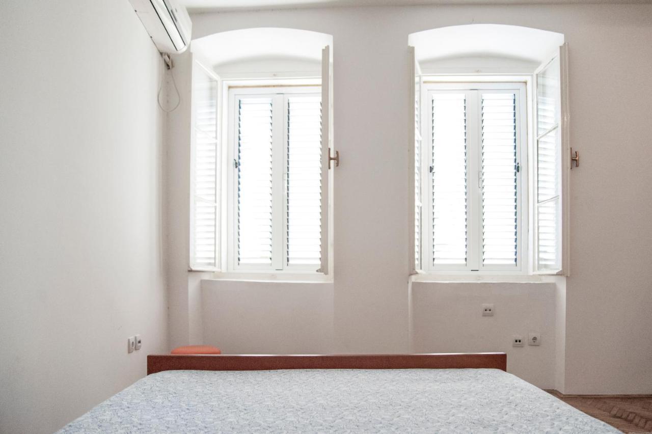 Apartment Old Town Herceg Novi Esterno foto