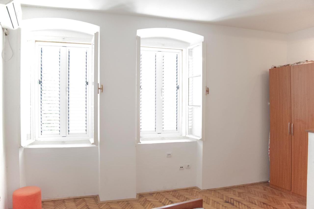 Apartment Old Town Herceg Novi Esterno foto